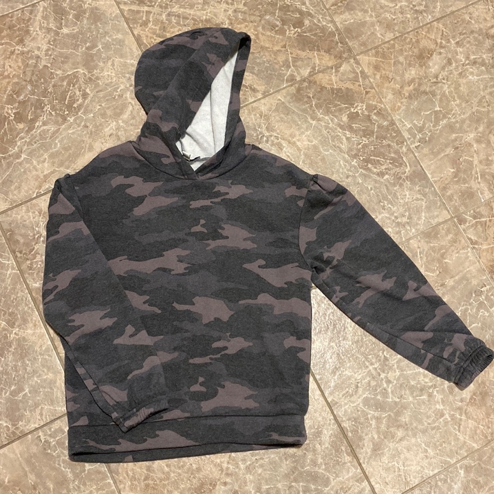Womens camo hoodie, size small